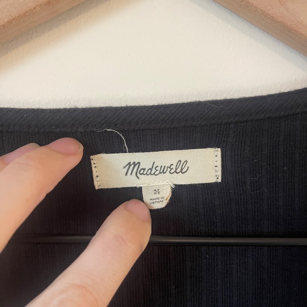 Madewell Ribbed Button Down Ruffle Short Sleeve Crop - Picture 2 of 4